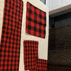 Red and Black Plaid Table Linens Set